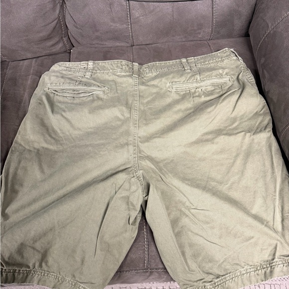 American Eagle Outfitters Light Olive Flat Front Chino Shorts  size 42 - Picture 2 of 3